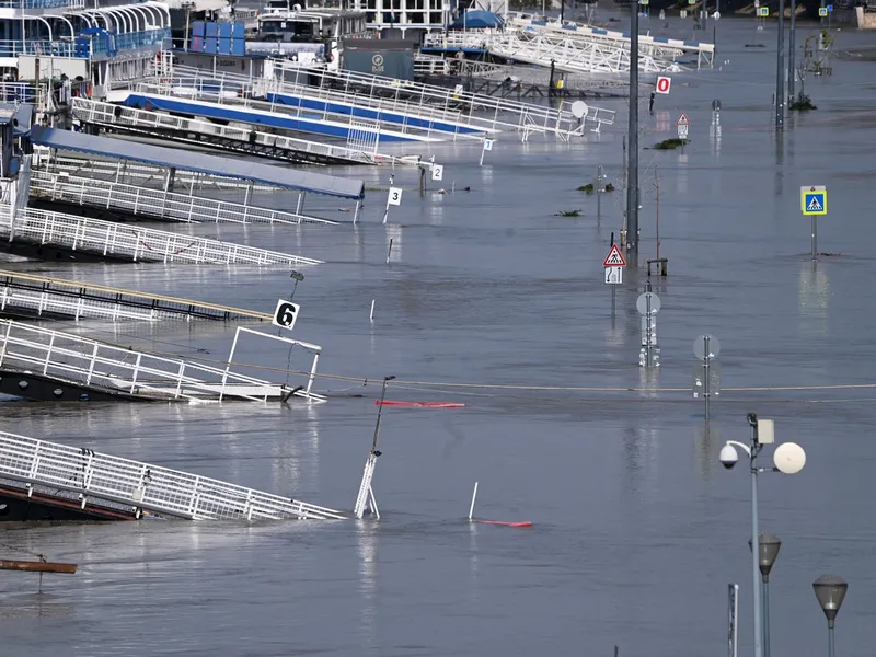 Viitura pe Dunăre va lovi România peste 9 zile. Cum vor autoritățile să-i facă față? - Foto: Profimedia Images (imagine din Budapesta)