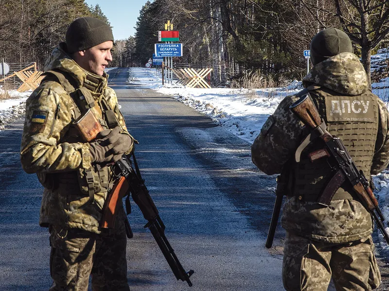 Grănicerii ucraineni stau de veghe la frontiera cu Belarus, care pare pustie Foto: Getty Images