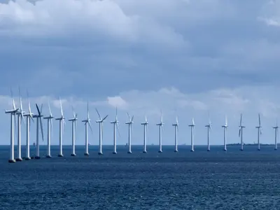 Turbine eoliene la graniţa cu România - Foto: Flickr/ Lars Plougmann