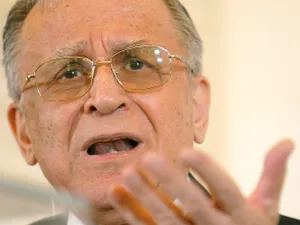 Ion Iliescu a fost pus sub acuzare pentru dosarul Mineriadei. Procurorii, la ușa lui Iliescu. Foto: profimediaimages.ro