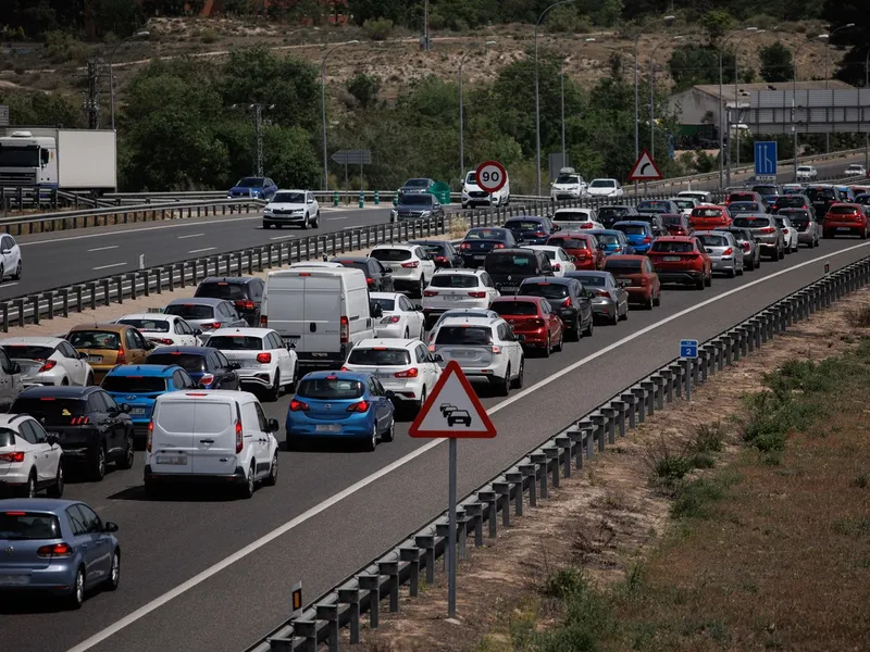 Aglomerație mare pe drumul de întoarcere spre București. Lista drumurilor alternative - Foto: Profimedia Images