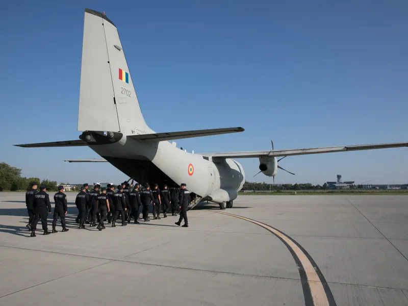 România trimite a doua echipă de pompieri în Grecia. Flăcările ajung la 25 de metri înălțime - Foto: Facebook/IGSU