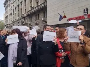 Angajații Ministerului Sănătății au protestat în fața instituție Foto: captură video youtube