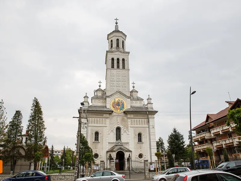 Noul episcop al Devei şi Hunedoarei, Nestor, a fost întronizat la catedrala din Deva