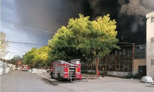 Incendiu în localitatea Mija, din Dâmbovița. FOTO: ISU Dâmbovița