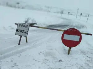 Haos în 5 județe din România. 21 de drumuri naționale închise din cauza zăpezii și a viscolului - Foto: Facebook/CNAIR