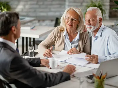 Pensionarii păgubiți cu mii de lei la recalcualrea pensiei dau statul în judecată. Taxa: 1000 lei Foto: Freepik (fotografie cu caracter ilustrativ)