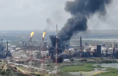 Angajatul dat dispărut în urma explozie de la Rafinăria Petromidia a fost găsit decedat/FOTO: Youtube/AgenGreen