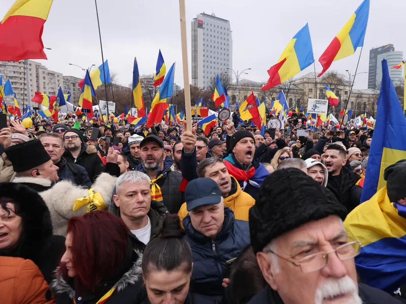 Călin Georgescu, șefa POT și George Simion - Foto: INQUAM PHOTOS / Octav Ganea