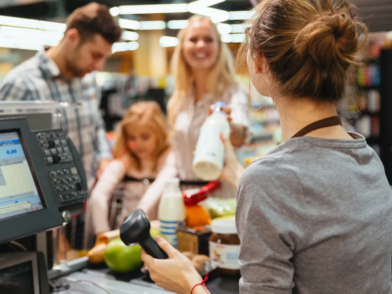 În ce orașe s-au băgat banii pe card de alimente cu 3 zile mai devreme? De ce nu au primit toți? Foto: Freepik (fotografie cu caracter ilustrativ)