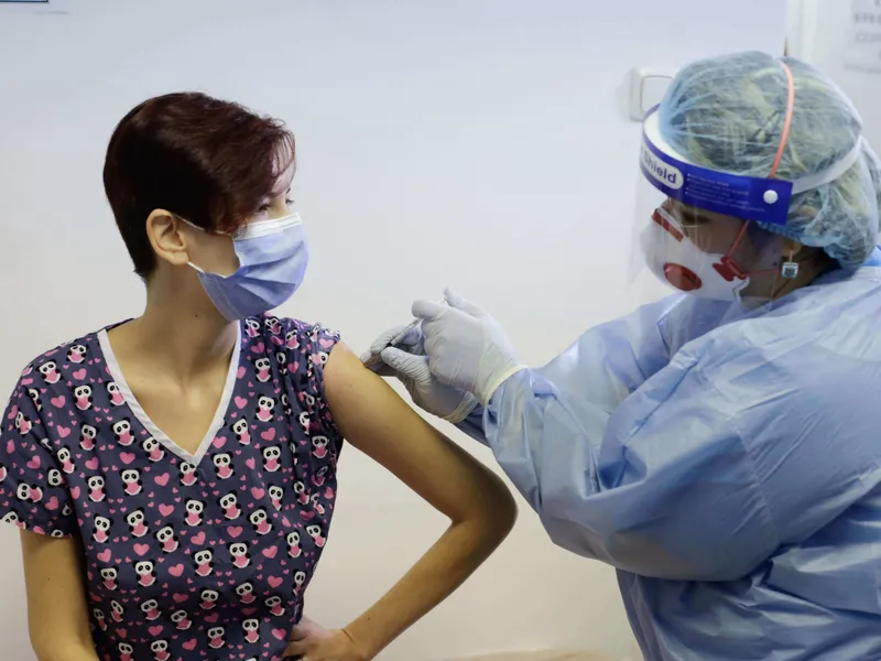 Vaccinarea a început în România cu medicii. Foto Inquam Photos/George Călin