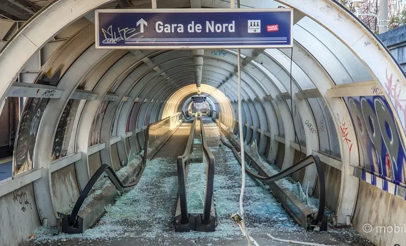 Trotuarul rulant care ar fi trebuit să facă legătura între Gara de Nord și Gara Basarab / Foto: Facebook Asociația Metrou Ușor