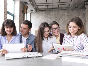 Bursele studenților rămân înghețate. De ce a decis Senatul să respingă creșterea burselor an de an Foto: Freepik (fotografie cu caracter ilustrativ)