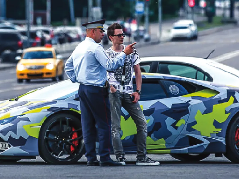 Maksim V. Iakubeț, lângă un Lamborghini care îi aparținea