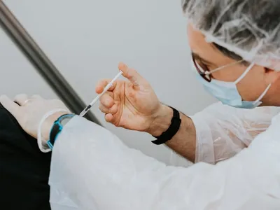 Portugalia va oferi cea de-a treia doza de vaccin anti-Covid pentru persoanele de peste 65 de ani/FOTO: Unsplash