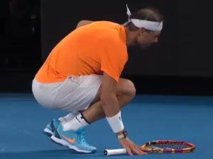 VIDEO Spaniolul Rafael Nadal a fost eliminat surprinzător, în turul al doilea de la Australian Open - Foto: captură video Twitter