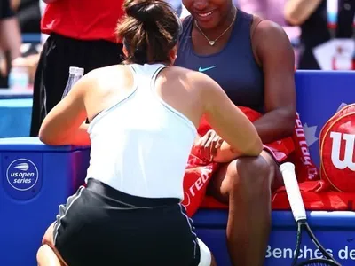 Bianca Andreescu o încurajează pe Serena Williams. Foto Getty Images