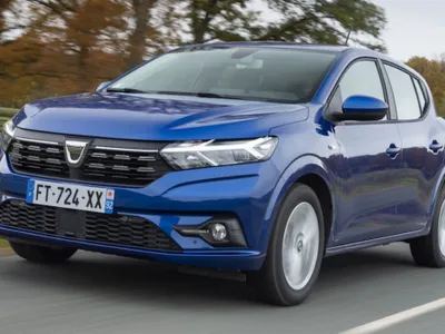 Carrefour intră puternic pe piața de „Rent-a-Car” din Franța: 4 euro/zi pentru o Dacia Sandero. / Foto: auto-moto.com