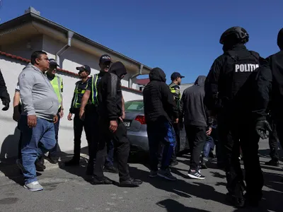 Zeci de percheziții în București și 4 județe în legătură cu taxe și impozite. Pe cine caută Poliția? - Foto: Inquam Photos/ Octav Ganea (rol ilustrativ)