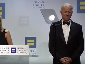 Joe Biden și soția lui, Jill, la gala HRC