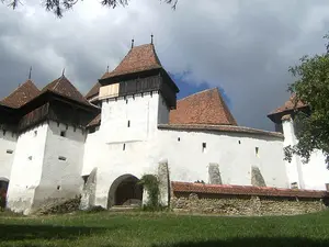 Biserica fortificată din Viscri - Foto: Wikimedia/Anamaria Sidonia Ravar/CC BY-SA 3.0 ro