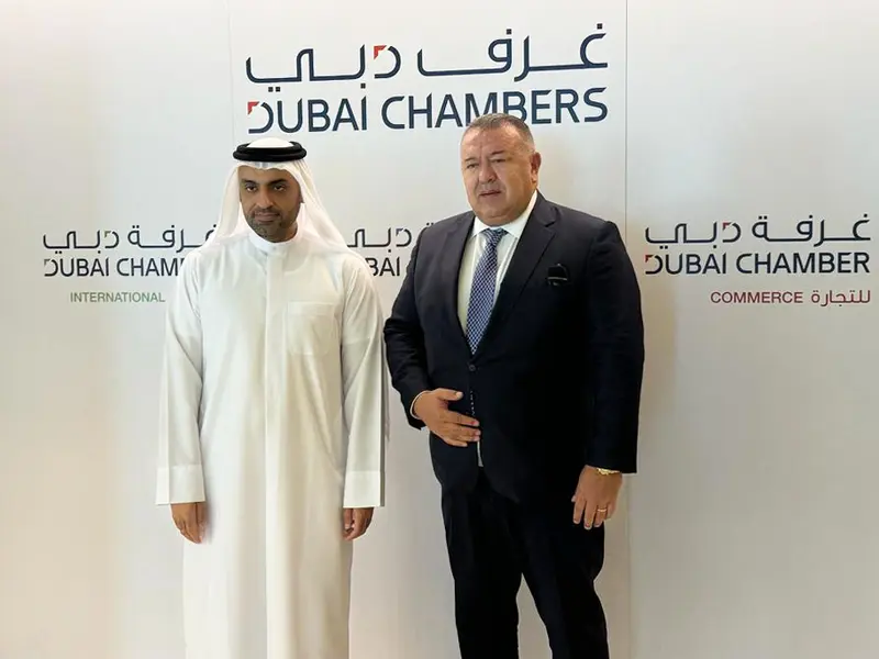 Președintele Camerei de Comerț și Industrie a României (CCIR), Mihai Daraban și președintele Camerei de Comerț Dubai, Mohammad Ali Rashed Lootah Foto: CCIR