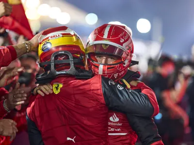 Triplă de vis pentru Ferrari, în Bahrain: pole și victorie semnate Leclerc, Sainz pe doi./ Foto: Ferrari F1, Facebook