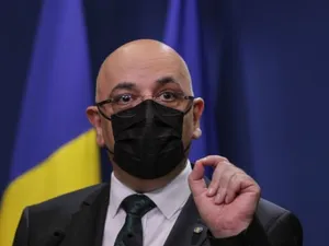 Secretarul de stat Raed Arafat a anunțat că regulile de înmormântare a persoanelor decedate de COVID ar putea fi relaxate. / Foto: adevarul.ro