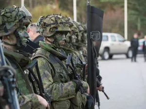 Statul membru NATO care schimbă strategia de apărare a Alianţei, contra Rusiei - Foto: NARA Archive/CC0