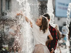 O nouă zi de foc pentru România. Unde este COD ROȘU de caniculă? Ce temperaturi vor fi? - Foto: Freepik.com (rol ilustrativ)