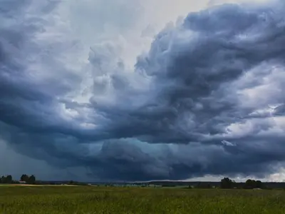 Județul din România care se află sub cod roșu de furtuni violente. Ce au transmis meteorologii? - Foto: Observator / imagine rol ilustrativ