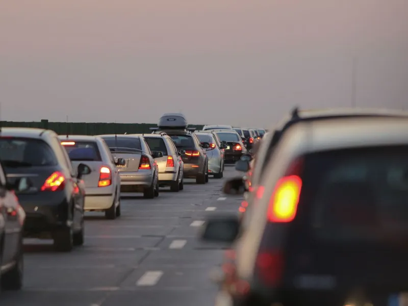 În România, sunt de 3 ori mai multe accidente rutiere cu pagube materiale decât în Cehia. Foto Inquam Photos/Alexandru Bușcă