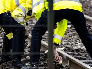 I-au fost amputate picioarele. O femeie a fost lovită de tren, la Azuga, şi este în stare gravă - Foto: PTF, Digi24