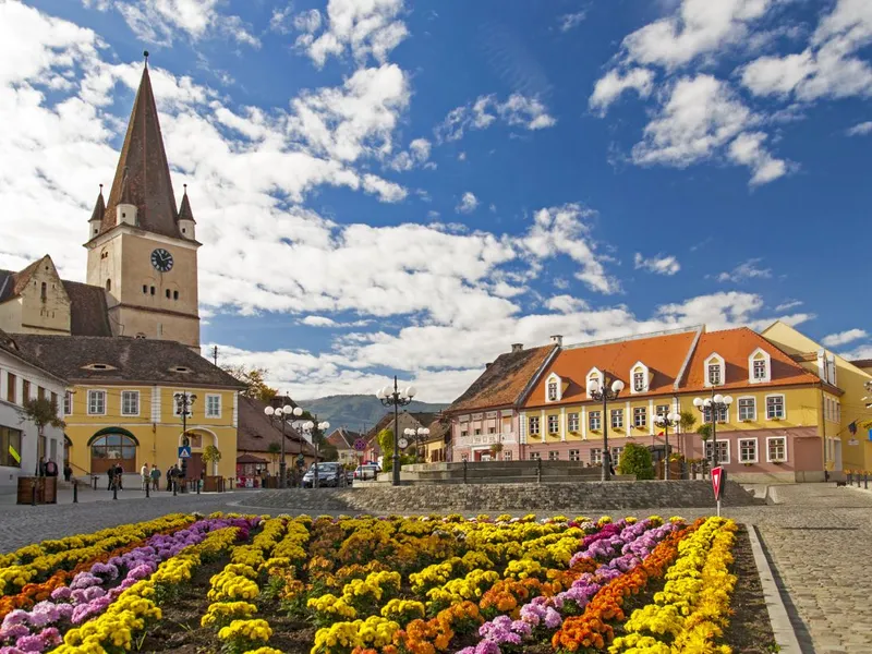 Black Friday în turism: Reduceri de până la 50% la pachetele de cazare în România. Foto: Travelminit.ro