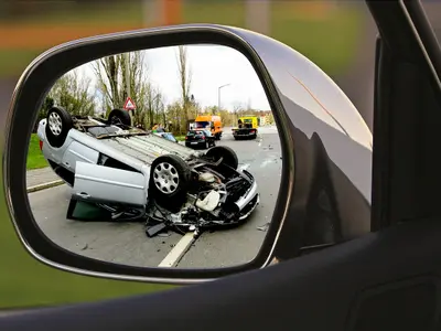 Accident grav în județul Cluj: Un bărbat a murit și un altul după impactul dintre 2 mașini și un TIR - Foto: Pixabay(imagine cu rol explicativ)