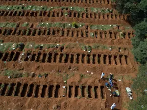 Brazilia a anunţat vineri un nou record de morţi cauzate de coronavirus în 24 de ore, cu 3.650 de decese. / Foto: ft.com