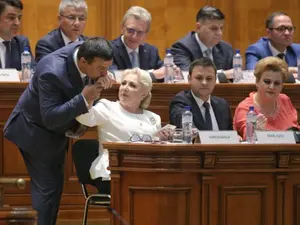 Premierul Viorica Dăncilă în cadrul dezbaterilor din Parlament/ Foto: Inuam Photos - George Călin