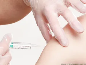 Ipoteze privind cauzele inflamației inimii în cazuri rare apărute în urma vaccinării/foto: ey.com