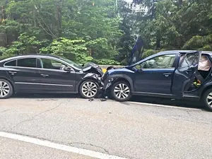 Accident pe Transfăgărășan între două autoturisme. Două femei au fost rănite și au ajuns la spital - Foto: ISU /