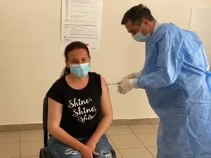 România începe vaccinarea copiilor de 12-15 ani. Valeriu Gheorghiță: Demarăm săptămâna viitoare/FOTO: Facebook/RO Vaccinare