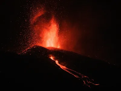 Lava de la vulcanul din La Palma a ajuns la ocean. Pericol de nori toxici/foto: oceanic..com