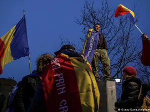 Europenii, tot mai nemulţumiţi de restricţii, ies în stradă. Foto Inquam Photos/Octav Ganea