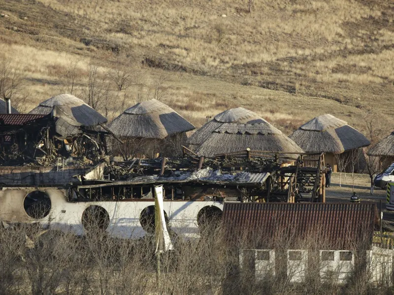 Pecheziţii  la administratorii firmei Ferma Dacilor - Foto: INQUAM PHOTOS / Bogdan Buda