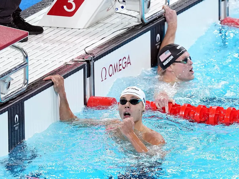 David Popovici, după câștigarea AURULUI OLIMPIC la Paris: Sunt un băiat obișnuit care înoată repede - Foto: Profimedia images