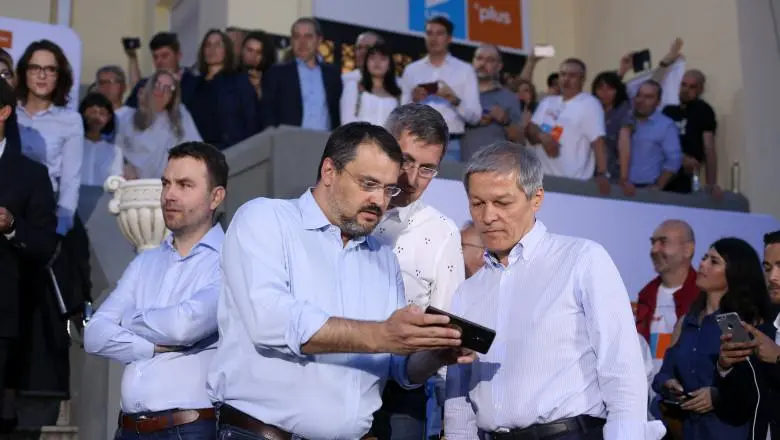 Plecarea lui Dacian Cioloș din USR a încins spiritele în partid/Foto: Inquam Photos/George Calin