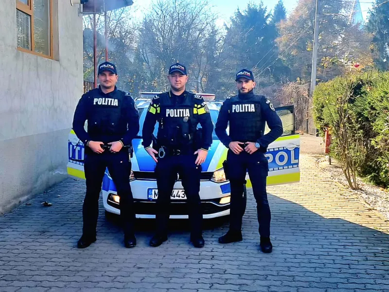 În ce condiții poliția are voie să te oprească în trafic? Când poate scoate pistolul la tine? - Foto: FB ()Imagine cu rol ilustrativ)