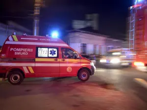 Accident mortal în Cluj. O șoferiță a murit după ce mașina ei s-a ciocnit violent de un camion - FOTO: Facebook/SMURD