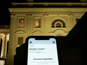 Twitter a suspendat săptămâna aceasta câteva conturi al căror scop aparent era transmiterea mesajelor fostului preşedinte Donald Trump. / Foto: reuters.com