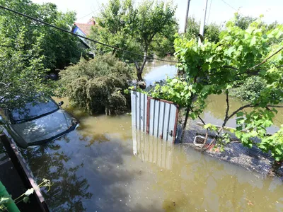 Ucraineni sinistraţi în aval de barajul rupt - Foto: Profimedia Images