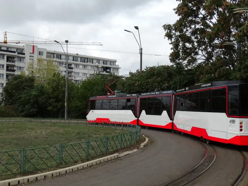 Tramvaiul V3A 4036, modernizat la STB. Captură video